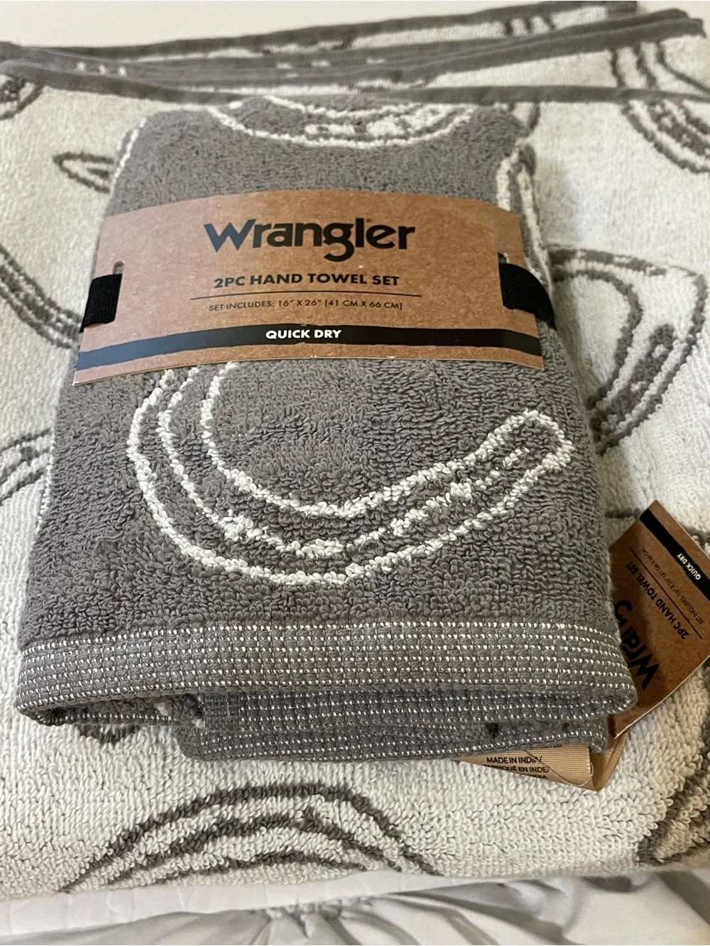 Wrangler Grey & White Horseshoe Design 2 Bath Towels & a Set of Hand Towels NWT